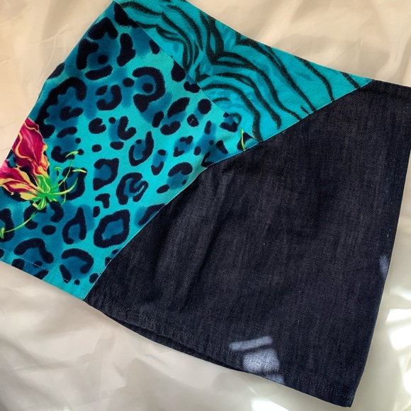 Versace mini skirt - Picture 3 of 6